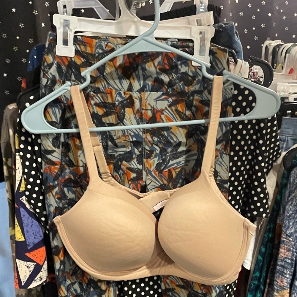 Victoria’s Secret pushup bra *make offers*